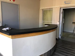 WELL-MAINTAINED OFFICE SPACE AVAILABLE TO LET IN CORPORATE PARK SOUTH