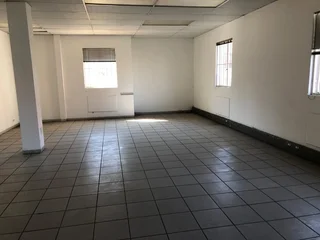 WELL-MAINTAINED OFFICE SPACE AVAILABLE TO LET IN CORPORATE PARK SOUTH