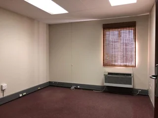 NEAT OFFICE SPACE AVAILABLE TO LET IN MIDRAND