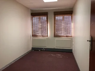 NEAT OFFICE SPACE AVAILABLE TO LET IN MIDRAND