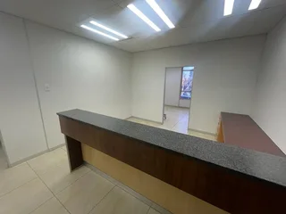 8 Sturdee Avenue | Prime 1st floor Medical suite in Rosebank to Let