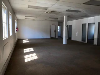 NEAT OFFICE SPACE AVAILABLE TO LET IN CORPORATE PARK SOUTH