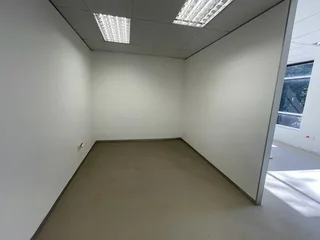 8 Sturdee Avenue | Prime 1st floor Medical Suite to Let in Rosebank