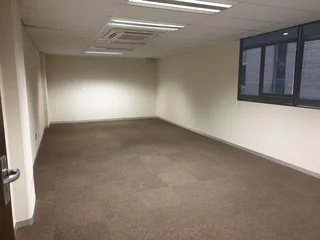 320SQM OFFICE SPACE TO RENT WITHIN INFOTECH OFFICE BUILDING BASED IN HATFIELD