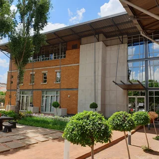 Special !!! 1000 Sqm Office Space To Rent Within The Aaa-graded Ditsella Place Building In Hatfield
