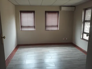 OFFICE PLACE TO LET, PERSEQUOR