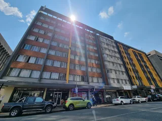 Sambro House: Shop for rent in Marshalltown