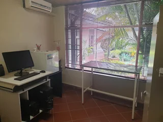 294 SQM FREESTANDING COMMERCIAL PROPERTY FOR SALE IN QUEENSWOOD