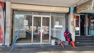 Sambro House: Shop for rent in Marshalltown