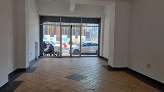 Sambro House: Shop for rent in Marshalltown