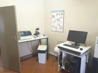 294 SQM FREESTANDING COMMERCIAL PROPERTY FOR SALE IN QUEENSWOOD