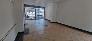 Sambro House: Shop for rent in Marshalltown