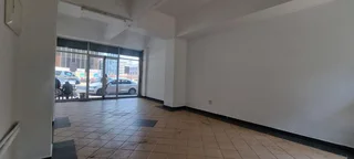 Sambro House: Shop for rent in Marshalltown