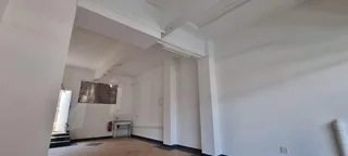 Sambro House: Shop for rent in Marshalltown