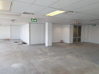 LARGE OFFICE SUITE TO RENT WITHIN THE WELL ESTABLISHED NODE OF HATFIELD