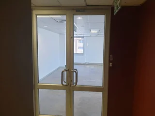 LARGE OFFICE SUITE TO RENT WITHIN THE WELL ESTABLISHED NODE OF HATFIELD