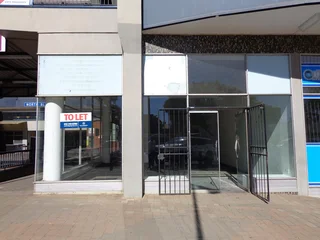 Large Retail Space To Let With Excellent Visibility In Arcadia