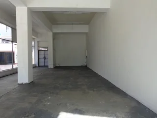 LARGE RETAIL SPACE TO LET WITH EXCELLENT VISIBILITY IN ARCADIA