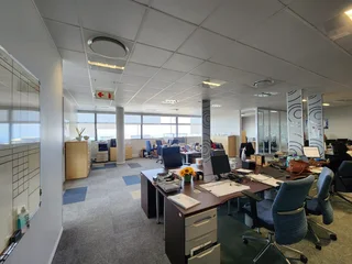 Prime 370sqm Office Space Available for Lease in Prestigious Umhlanga Locale - Your Gateway to Busin