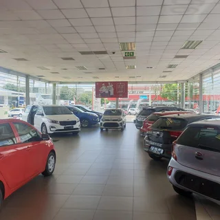 MASSIVE SHOWROOM FACILITY TO RENT WITHIN THE PRIME HATFIELD NODE COMPRISING OF 600 SQM