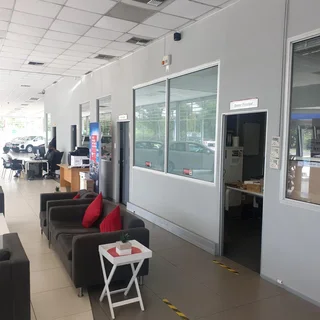 MASSIVE SHOWROOM FACILITY TO RENT WITHIN THE PRIME HATFIELD NODE COMPRISING OF 600 SQM