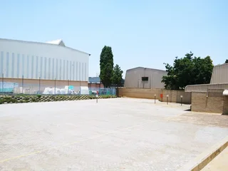 BUILDING TO LET IN PRIME LOCATION