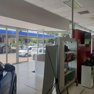 MASSIVE SHOWROOM FACILITY TO RENT WITHIN THE PRIME HATFIELD NODE COMPRISING OF 600 SQM