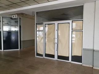 LARGE RETAIL SPACE TO RENT IN THE PRIME HATFIELD NODE WITH EXCELLENT MAIN ROAD EXPOSURE