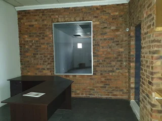 LARGE RETAIL SPACE TO RENT IN THE PRIME HATFIELD NODE WITH EXCELLENT MAIN ROAD EXPOSURE