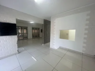 UG07 - 76th 4th street Melville | Beautiful Retail area to lease in Mellville