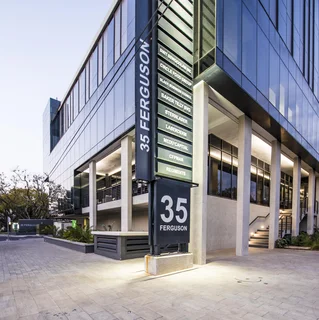 FANTASTIC RESTAURANT SPACE WITHIN UPMARKET COMMERCIAL DEVELOPMENT