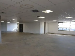 MODERN 5TH FLOOR OFFICE SUITE CONSISTING OF 167.35 SQUARE METERS TO LET IN HATFIELD