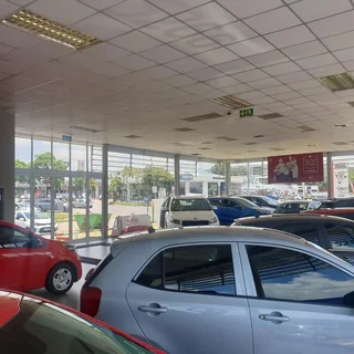 400 SQM SHOWROOM FACILITY TO RENT WITHIN THE PRIME COMMERCIAL NODE OF HATFIELD WITH GOOD EXPOSURE