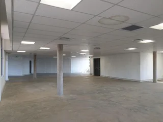 MODERN 5TH FLOOR OFFICE SUITE CONSISTING OF 167.35 SQUARE METERS TO LET IN HATFIELD