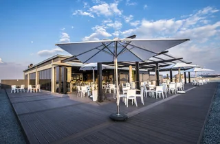 FANTASTIC RESTAURANT SPACE WITHIN UPMARKET COMMERCIAL DEVELOPMENT