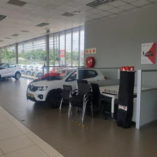 400 SQM SHOWROOM FACILITY TO RENT WITHIN THE PRIME COMMERCIAL NODE OF HATFIELD WITH GOOD EXPOSURE