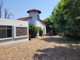 Commercial building to let in Kempton Park