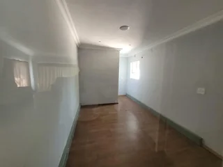 Commercial building to let in Kempton Park