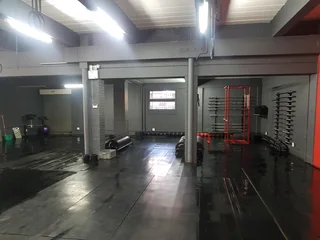 SHOWROOM/ RETAIL SPACE TO LET ON A MAIN ROAD IN HATFIELD