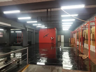 SHOWROOM/ RETAIL SPACE TO LET ON A MAIN ROAD IN HATFIELD