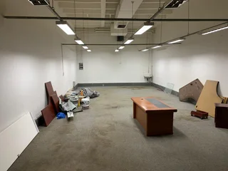 NEAT RETAIL SPACE AVAILABLE TO LET ON SCHOEMAN STREET IN PRETORIA CBD