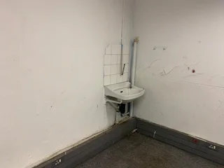 NEAT RETAIL SPACE AVAILABLE TO LET ON SCHOEMAN STREET IN PRETORIA CBD