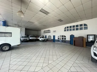 Anderbolt | Car dealership / car service centre for sale