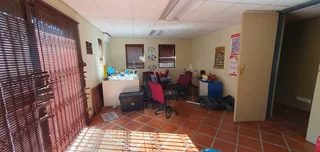 POSITANO BUILDING | DE HAVILAND CRESCENT | PERSEQUOR