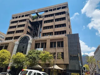 Surrey House Building | Retail Shop To Let in Marshalltown