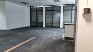 Surrey House Building | Retail Shop To Let in Marshalltown