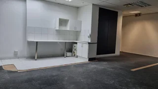 Surrey House Building | Retail Shop To Let in Marshalltown