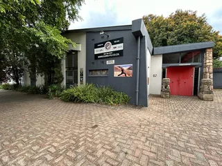 67,10th Street Prime Commercial Space for Sale in Parkhurst