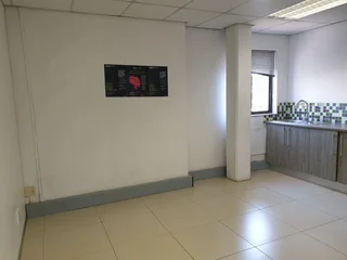 MASSIVE 420 SQUARE METER OFFICE SUITE TO LET IN THE WELL ESTABLISHED HATFIELD NODE