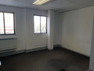 MASSIVE 420 SQUARE METER OFFICE SUITE TO LET IN THE WELL ESTABLISHED HATFIELD NODE